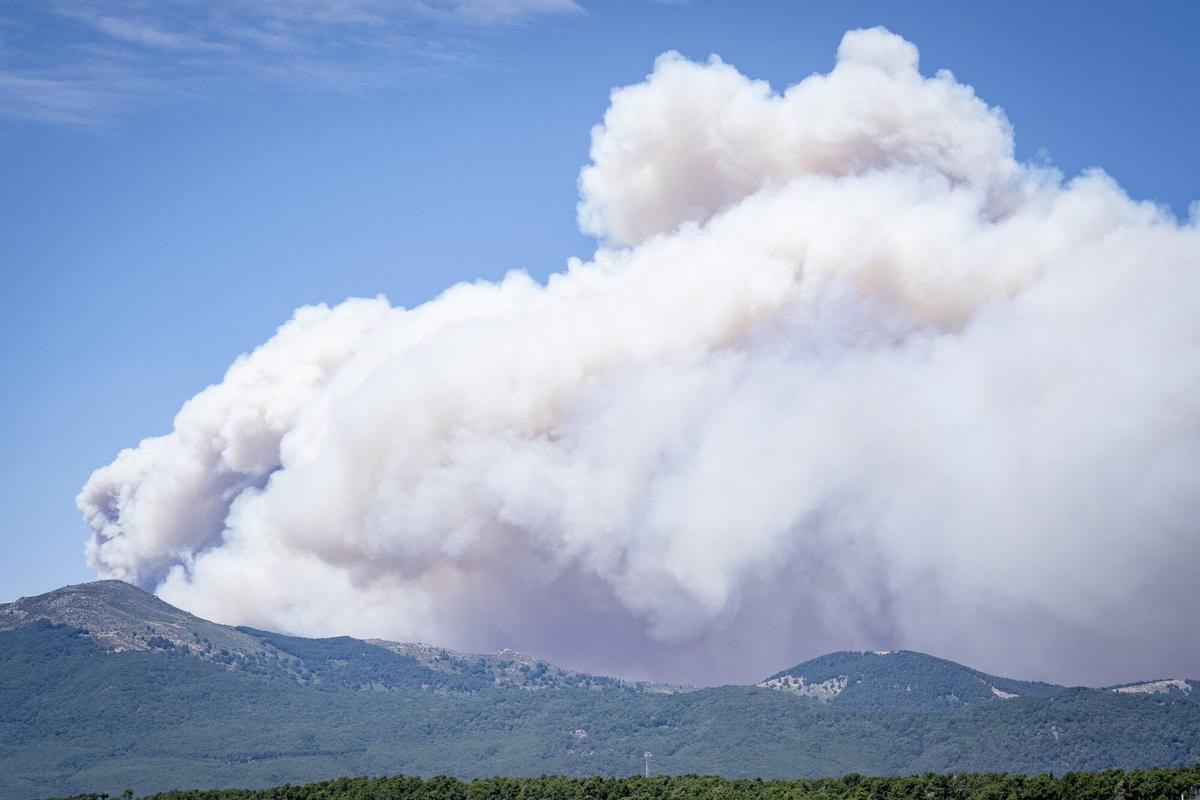 Los incendios de Madrid, con afectaciones en Castilla y León y Castilla-La Mancha, en imágenes.