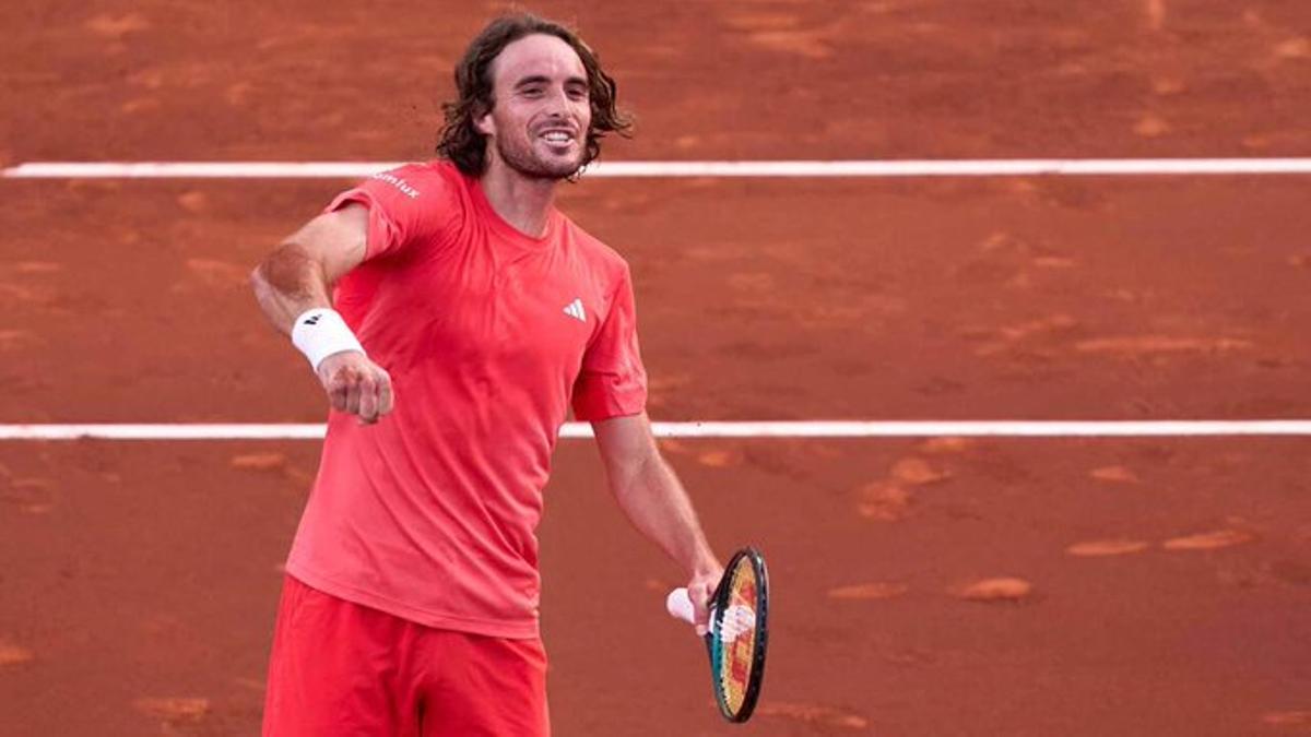 Tsitsipas celebra eufórico su pase a la final.