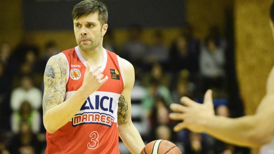 El lleonès Javi Mugica, en un partit amb l&#039;ICL Manresa.