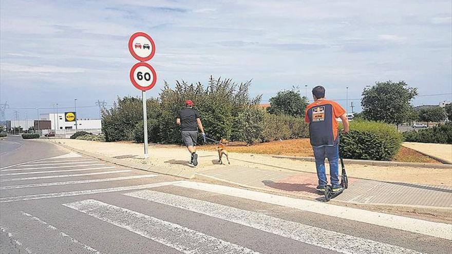 Un niño de 9 años en la UCI tras un atropello al correr tras una pelota