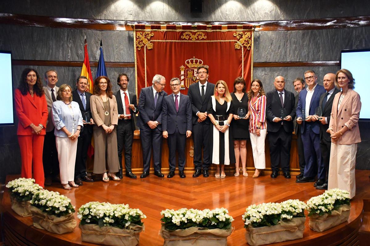 Los premiados y autoridades en el acto del Consejo del Poder Judicial.