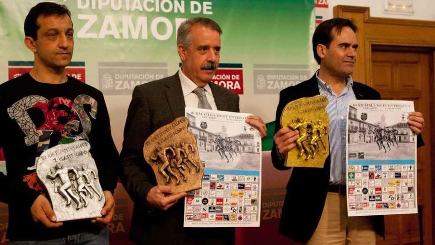 Representantes de Fucorunners, Diputación Provincial y Ayuntamiento presentaron ayer la carrera.