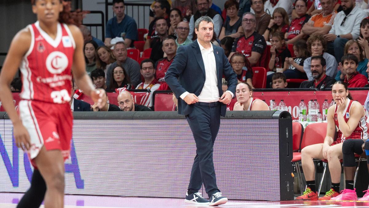 Carlos Cantero, durante el duelo ante el Ensino