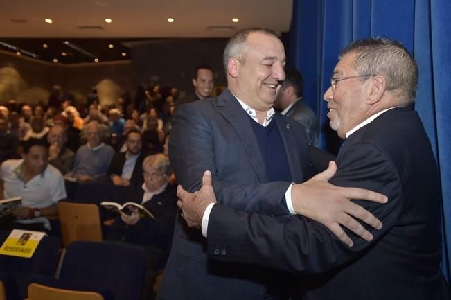 Presentación del libro sobre el entrenador de ...