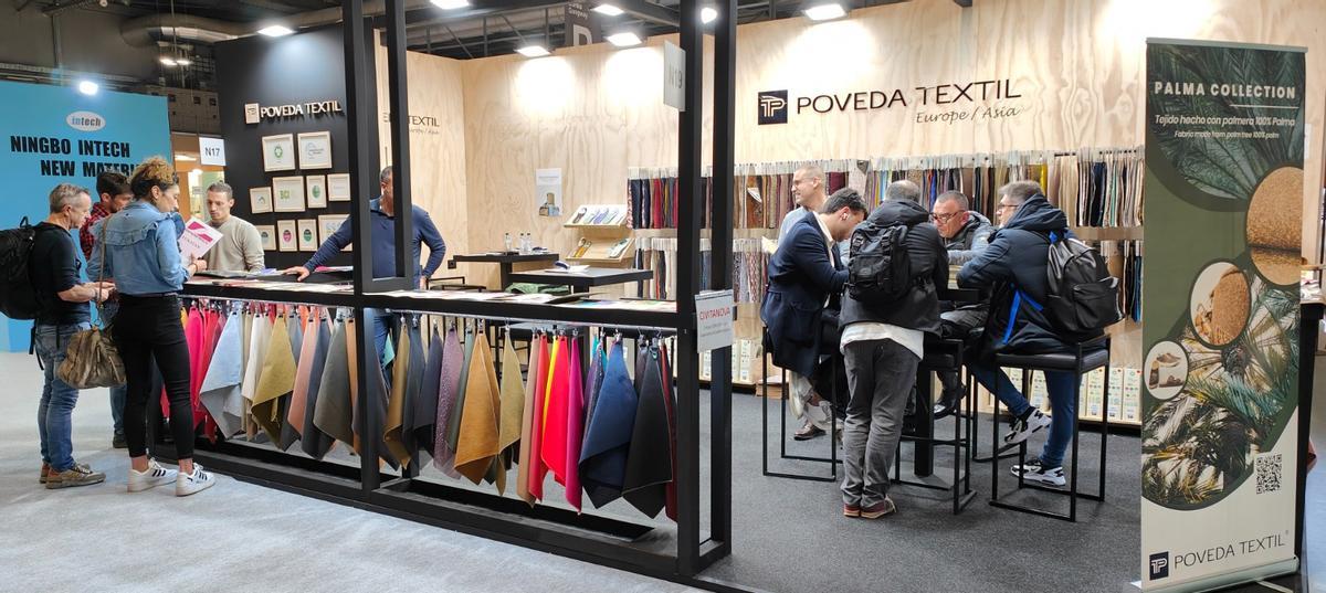 Estande Poveda Textil en la feria de Milán.