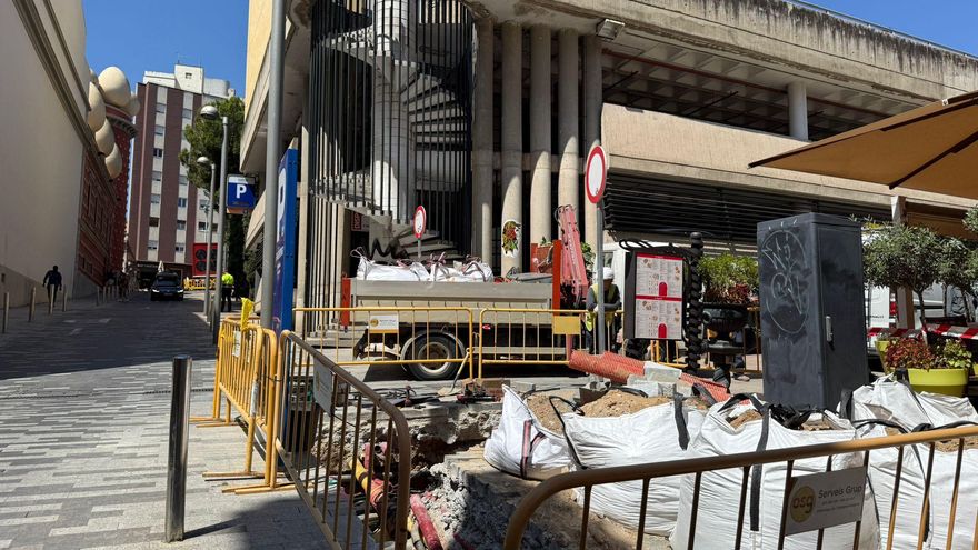 Una avaria en unes obres d’Endesa provoca un tall de llum a l’entorn del Museu Dalí de Figueres