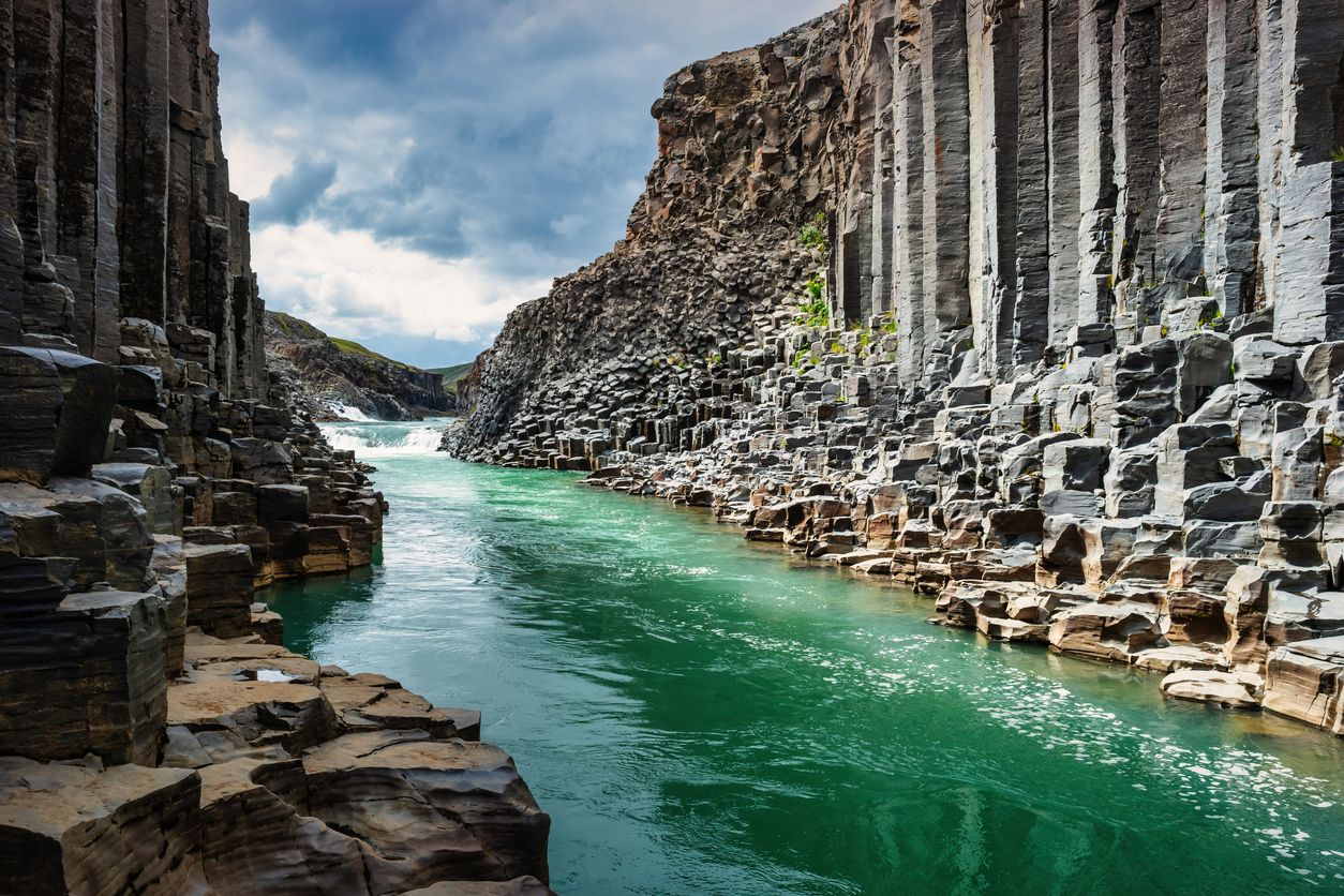 Las impresionantes columnas del cañón de Studlagil