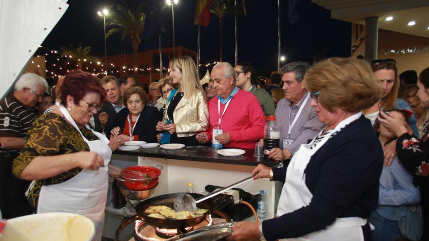 Los regantes se lo pasaron en grande degustando productos de la huerta