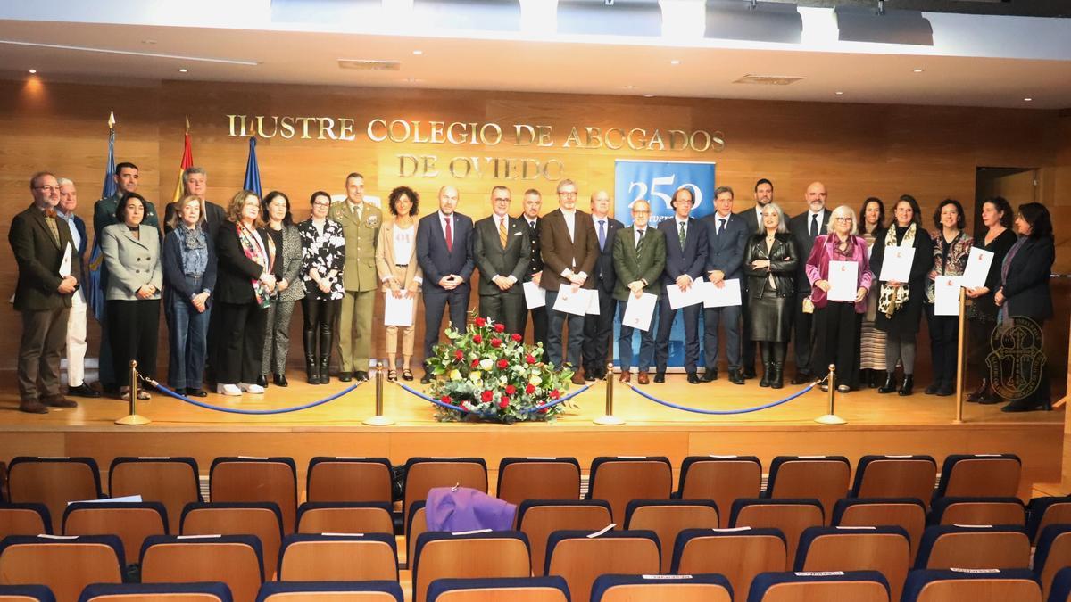 Participantes en el acto celebrado en el Colegio de Abogados de Oviedo.