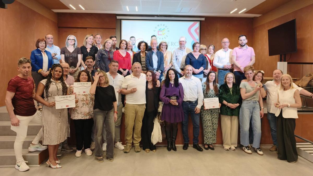 Foto de familia de la gala, con todos los premiados.
