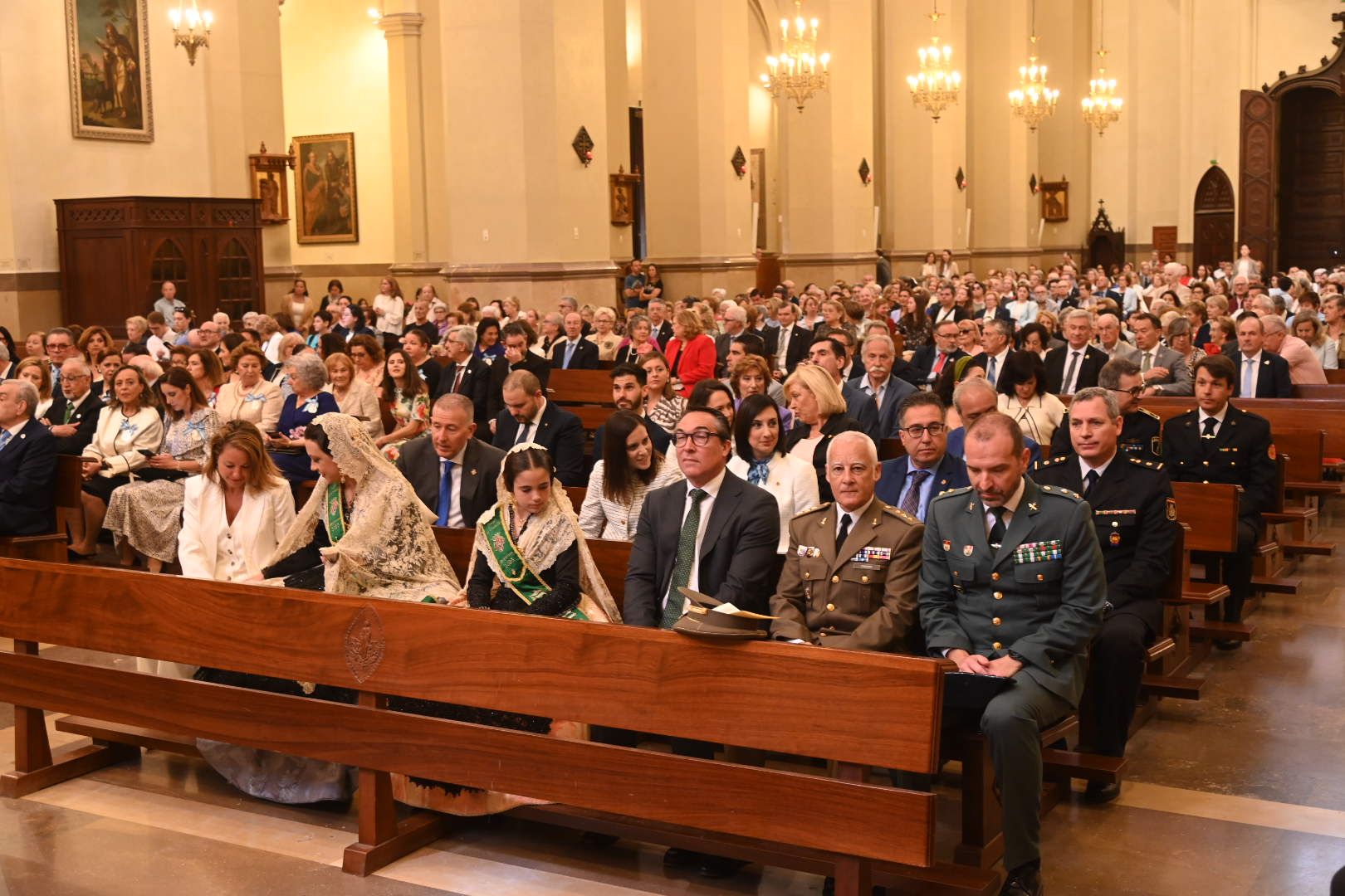 Misa pontifical en honor a la Virgen de Lledó
