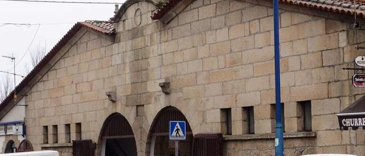 Fachada de la actual plaza de abastos de Cambados. // Noé Parga