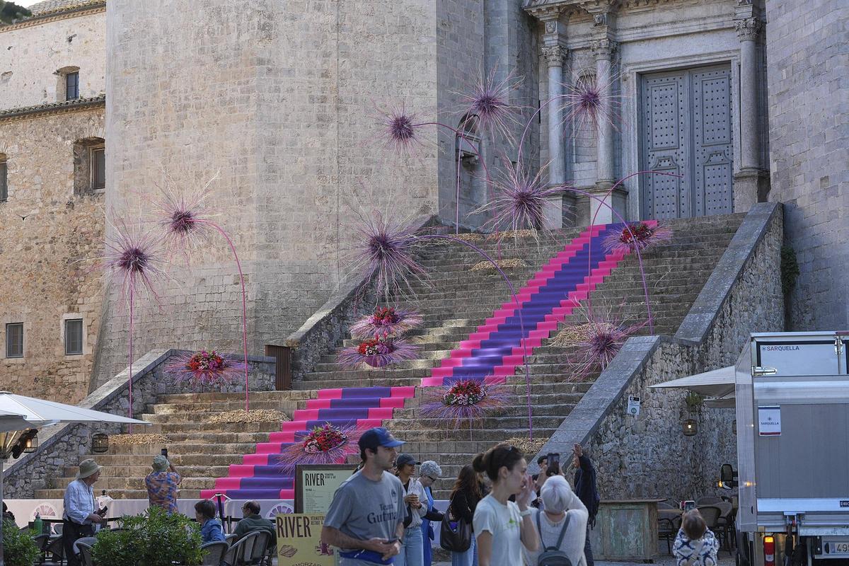 L'Escalinata principal de la basílica de Sant Feliu