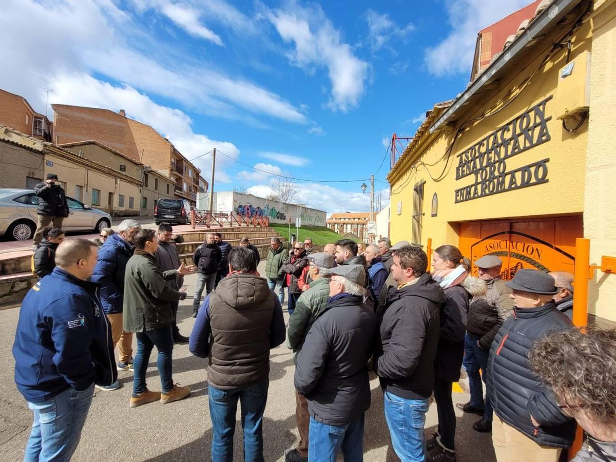 Visita a Benavente de la asociación taurina toresana.