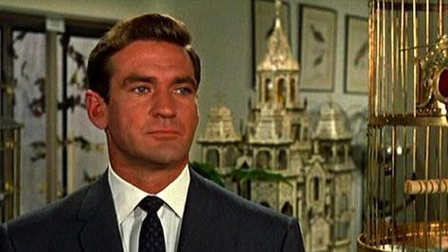 Rod Taylor en un fotograma de 'Los Pájaros'.