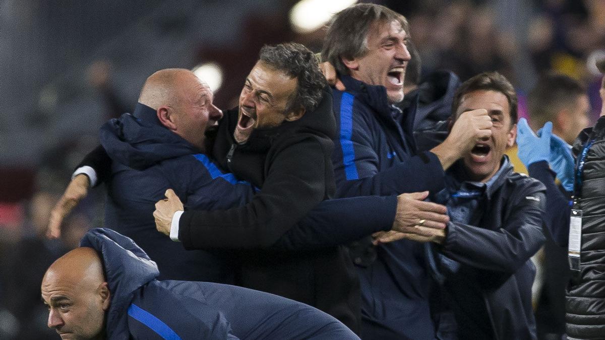 Luis Enrique saludó a los jugadores del Barça antes del partido en Montjuïc