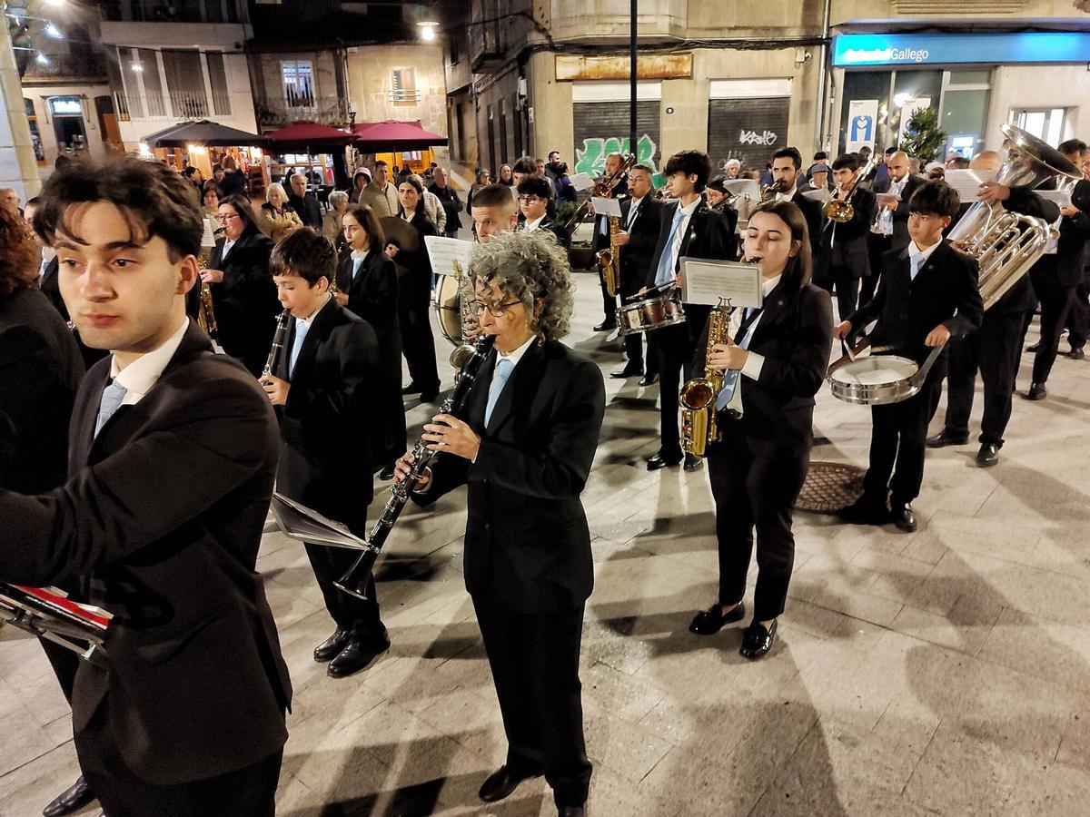 La patrona de Cangas sale en procesión para abrir la Semana Santa