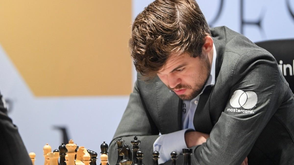 Carlsen, durante la undécima y definitiva partida