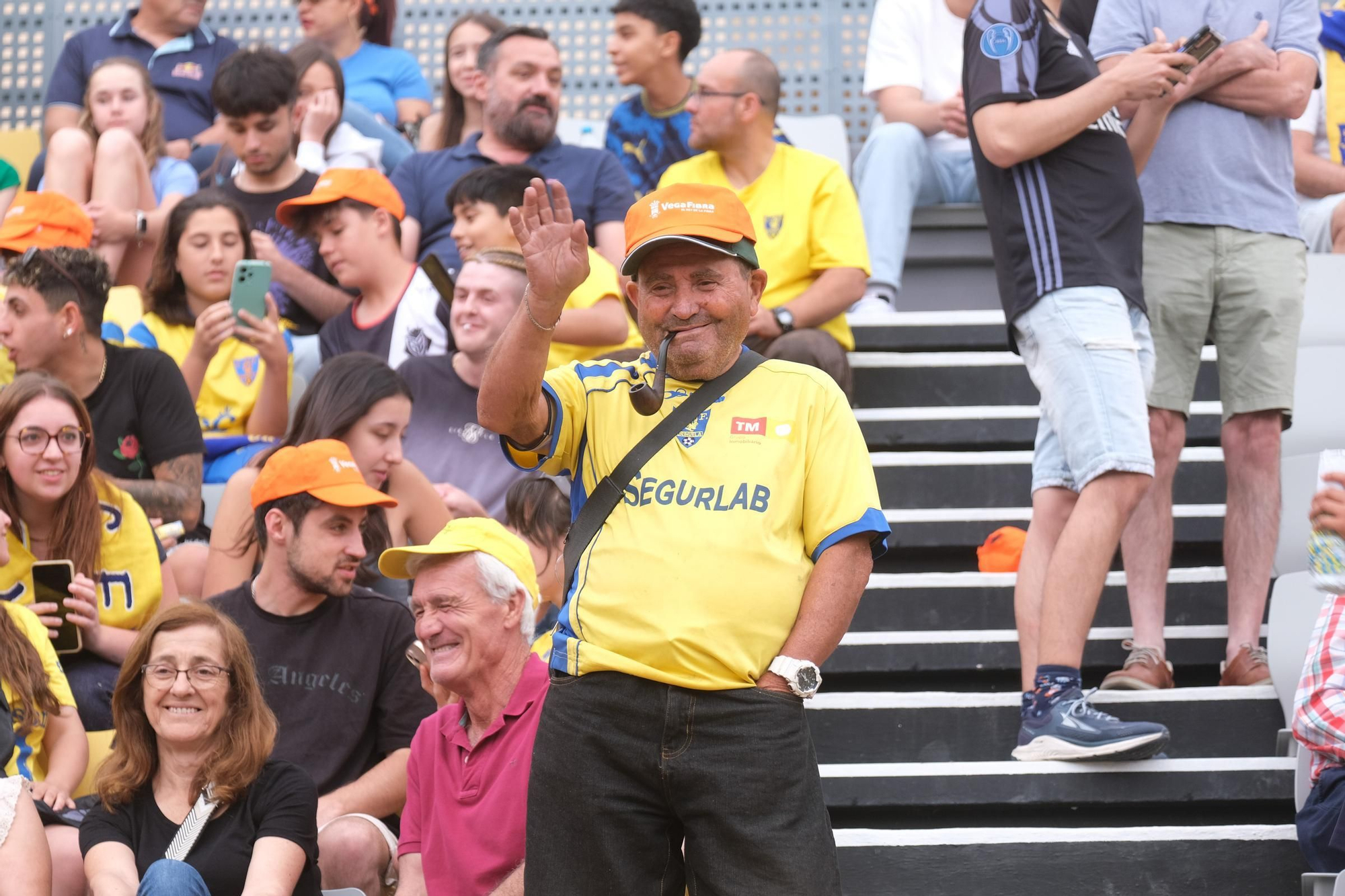 Así se ha vivido el Barakaldo - Orihuela en el estadio de Los Arcos