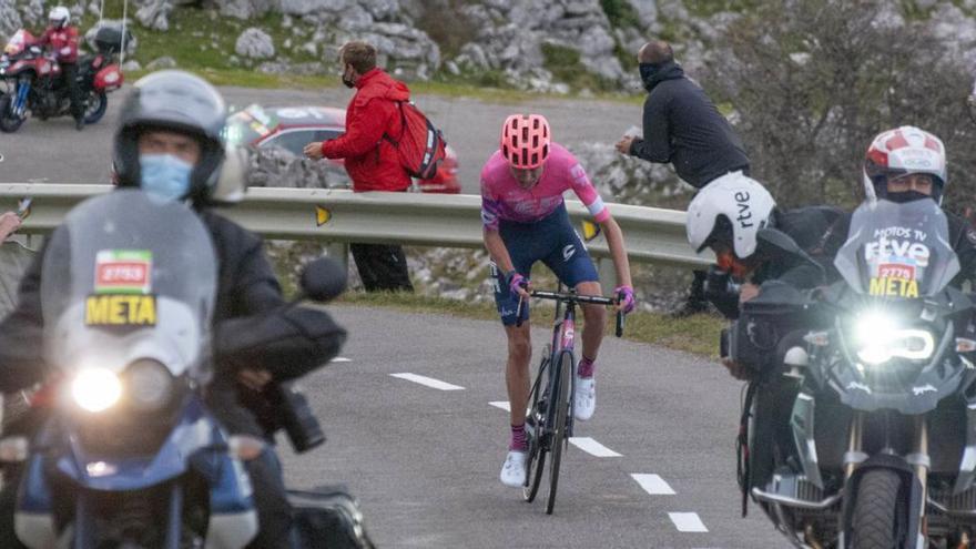 Riosa solicita a Unipublic y al Principado el retorno de la Vuelta Ciclista a España al Angliru para 2023