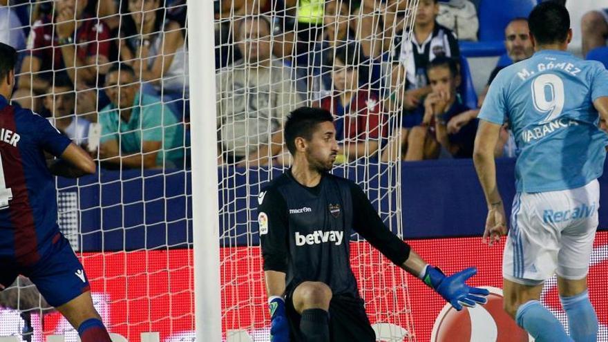 Maxi Gómez marca el segundo gol del Celta.