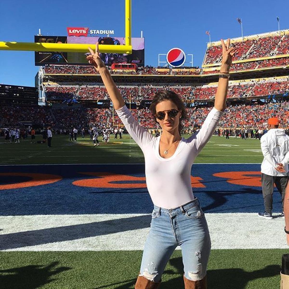 Así vivió la Super Bowl 2016 Alessandra Ambrosio