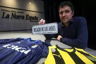 La sociedad azul de la nieve: un aficionado sube con la camiseta del Oviedo a los Andes en homenaje a su amigo fallecido