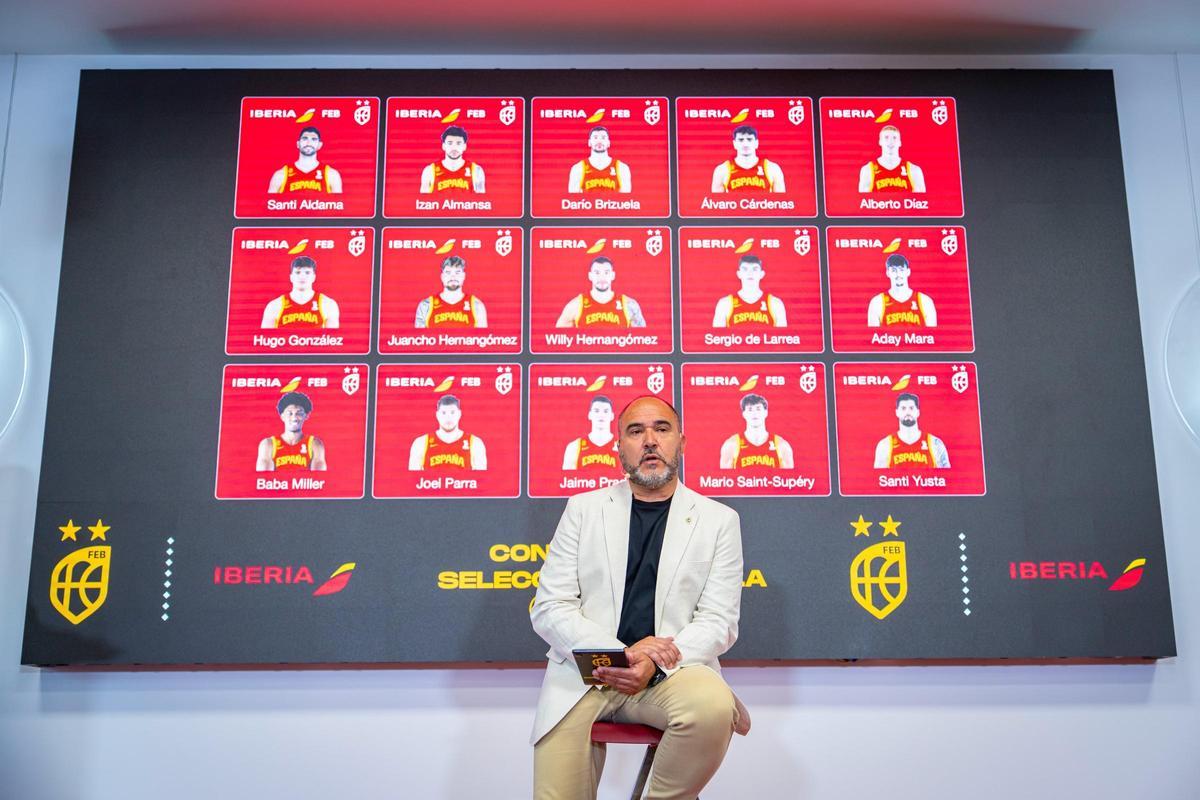 Chus Mateo durante la convocatoria oficial.