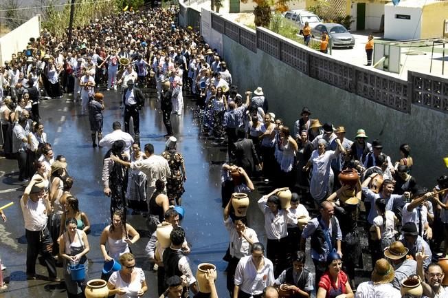 TRAIDA DEL AGUA 2016. LOMO MAGULLO. TELDE