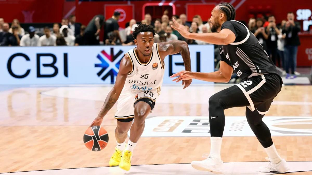 Jabari Parker volvió a sufrir en defensa en su debut europeo con el Partizán