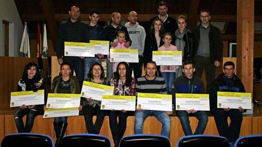 Ganadores de la edición 2015 del circuito "Corre A Estrada Corre". // Bernabé/Víctor Espiño