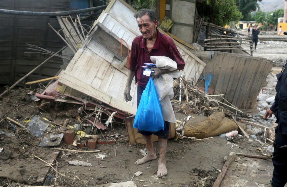 Las inundaciones dejan decenas de muertos y miles de damnificados en Perú.