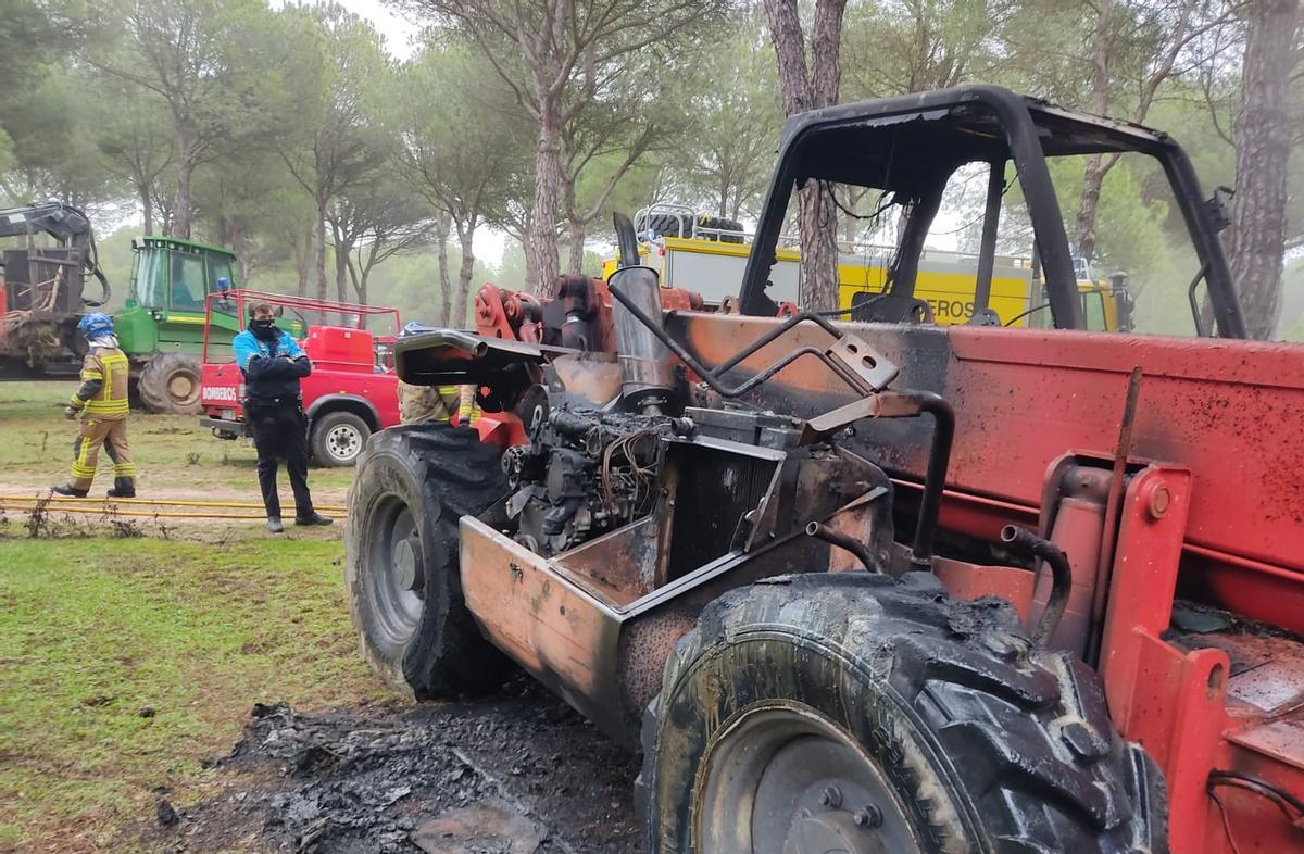 Máquina manitou afectada por el incendio provocado