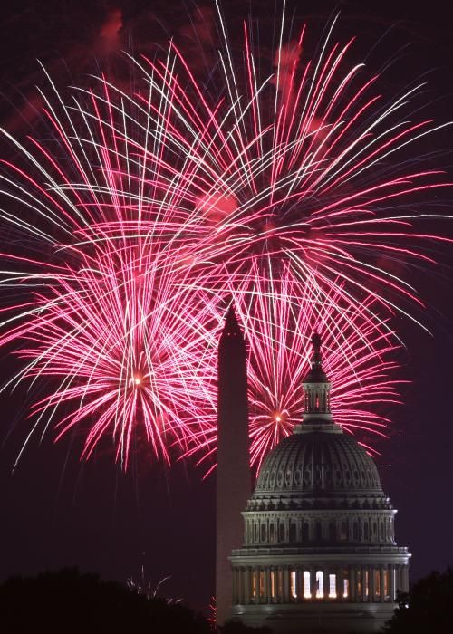 Fuegos artificiales el día 4 de julio en el Capitolio de EEUU.