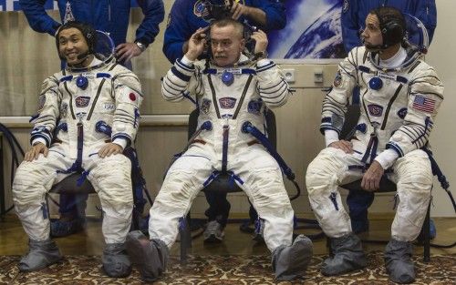 Los astronautas de la nave rusa Soyuz han llevado hasta el espacio la llama olímpica de los Juegos de Invierno de Sochi 2014 desde la base de Baikonur.