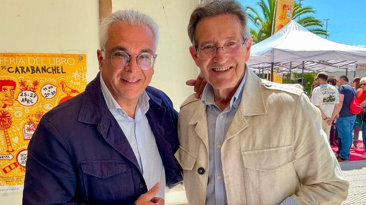 Sánchez Molledo, a la derecha de la imagen, junto a Carlos Izquierdo, concejal del distrito de Carabanchel