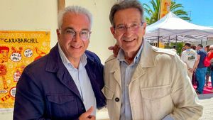 Sánchez Molledo junto a Carlos Izquierdo, concejal del distrito de Carabanchel