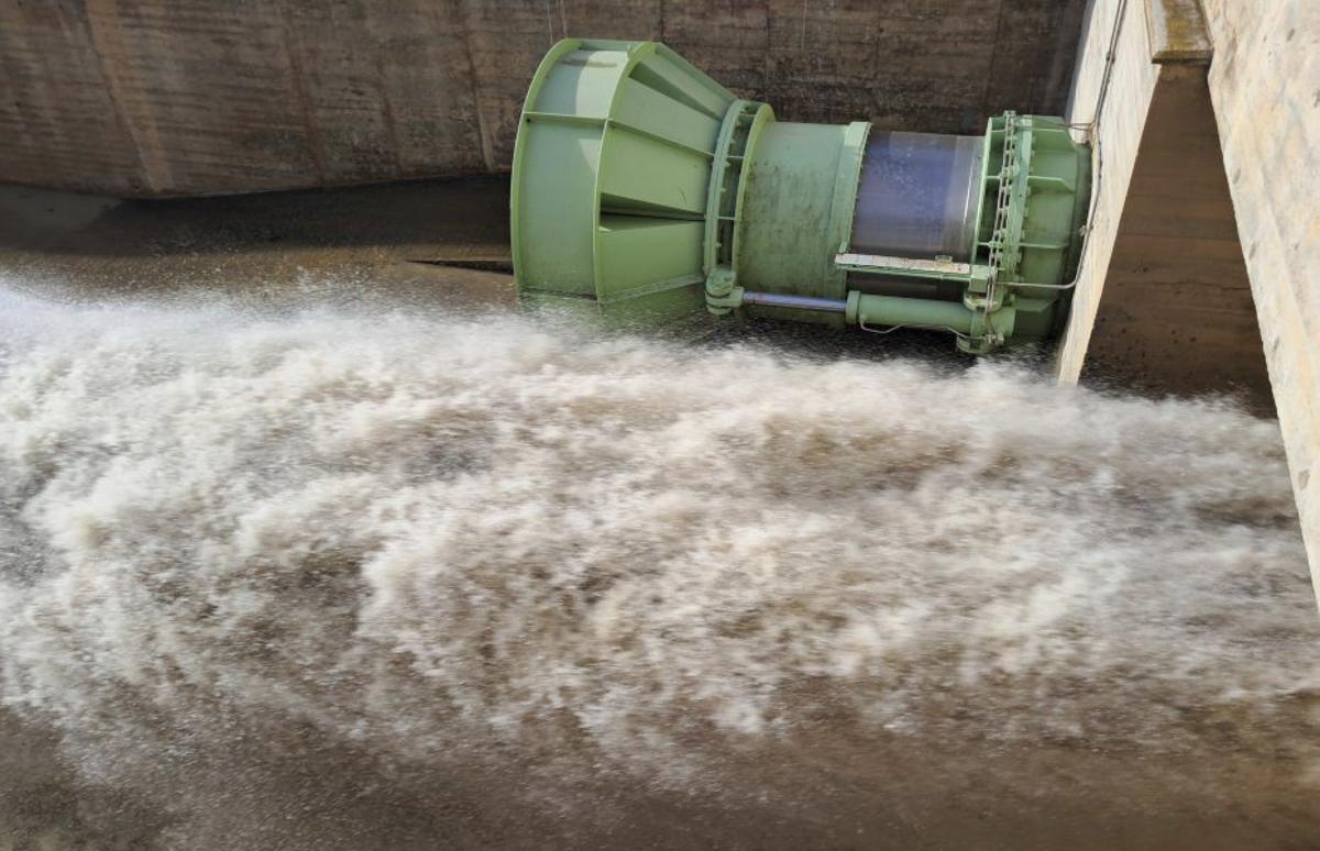 Desembalse en la presa del Limonero, que de nuevo está casi a 100%.