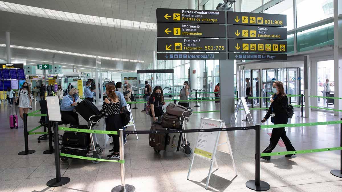 El interior del aeropuerto de Barcelona-El Prat