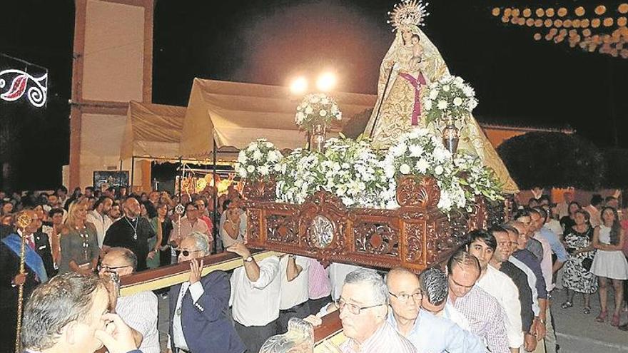 La feria de Morente se vive con especial fervor a la Virgen de Valle Rico