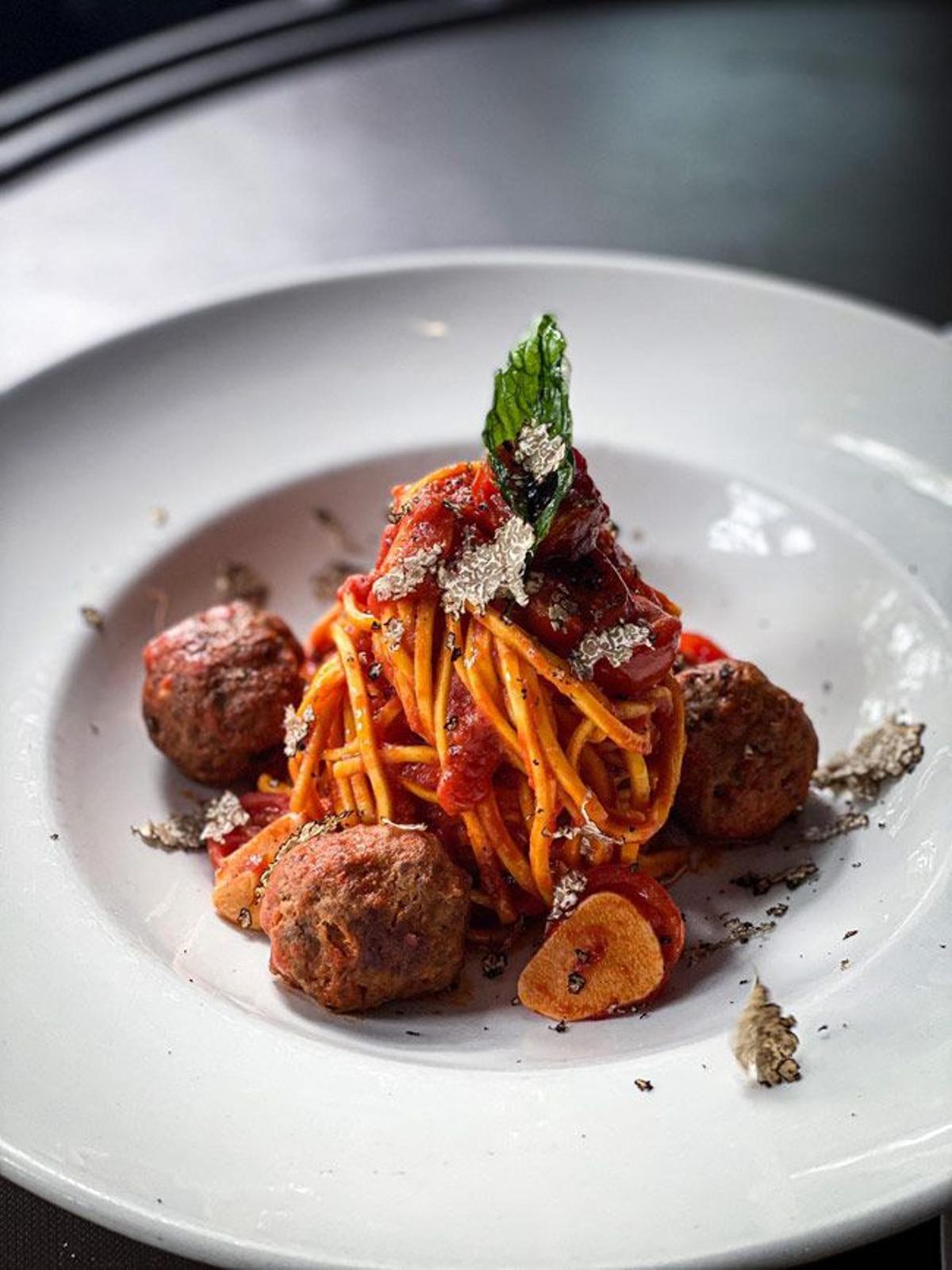 Nuestro plato de pasta favorito de Flavia Chamberí, apto para celíacos:  'spaghetti con polpette di manzo al pomodoro'