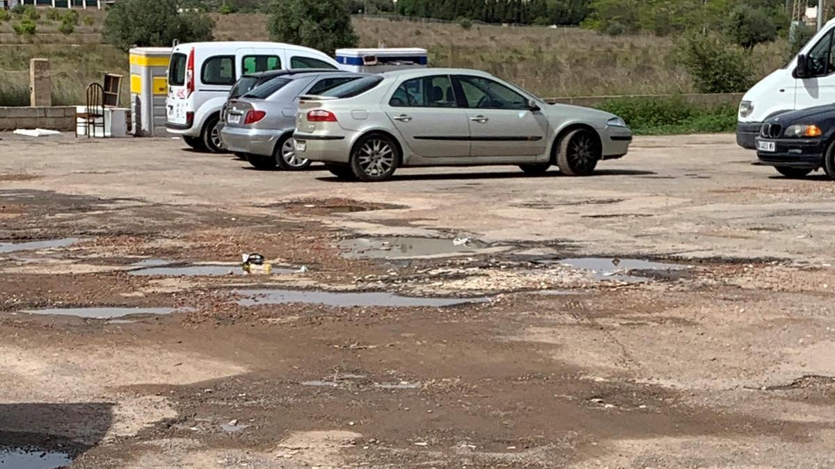 Vecinos denuncian el mal estado de un solar junto al polifuncional de ...