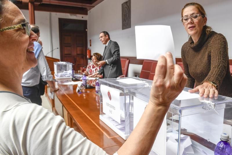 31-01-20 GENTE Y CULTURA. COLEGIO DE ABOGADOS. LAS PALMAS DE GRAN CANARIA. Votaciones para el cambio de nombre en el Colegio de Abogados.     Fotos: Juan Castro.  | 31/01/2020 | Fotógrafo: Juan Carlos Castro