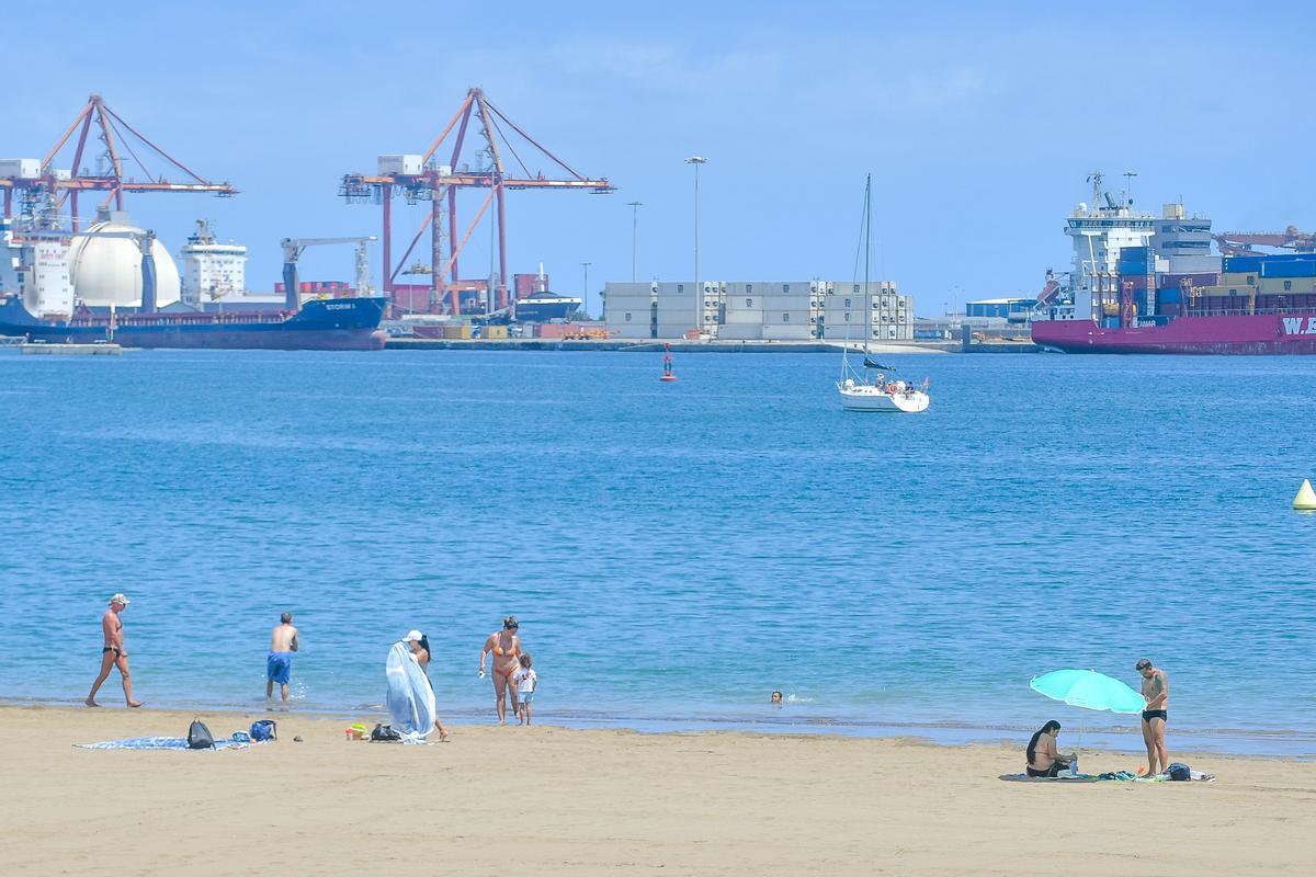 Las Alcaravaneras y La Puntilla se reabren al baño