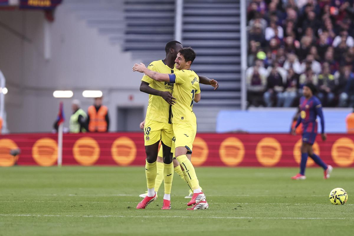 Gueye y Comesaña celebran el 2-1.