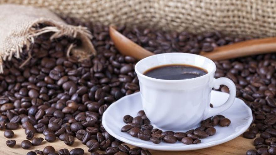Hacer café sin cafetera es posible, ¿cómo se consigue?