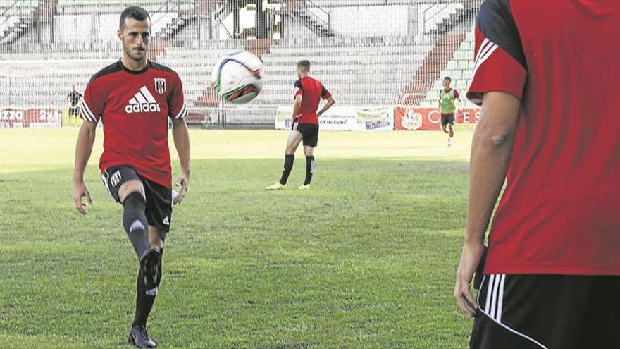 El Mérida huye de la euforia para asentarse en el ‘play off’