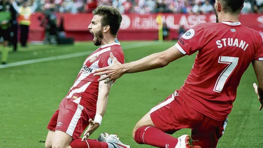 Portu celebra uno de sus goles con el Girona en Montilivi. // Efe