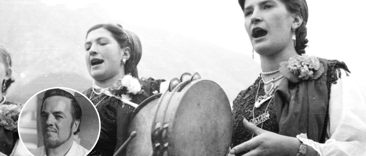 Josefa Moradiellos y Ángela Mestas, interpretando el corricorri en Arenas de Cabrales el 9 de noviembre de 1952, en una fotografía tomada por Lomax. | Alan Lomax Collection at the American Folklife Center, Biblioteca del Congreso.  Cortesía de Association for  Cultural Equity / LNE