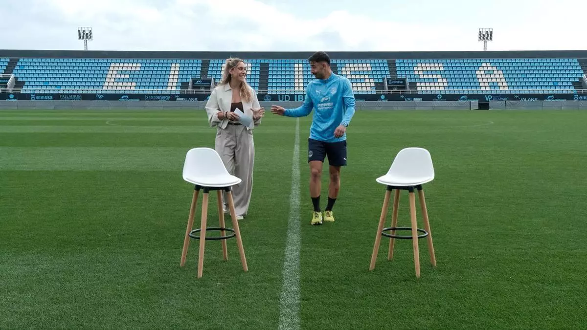 Davo, UD Ibiza player: “There are iconic stadiums in Spain, but none with views like this”